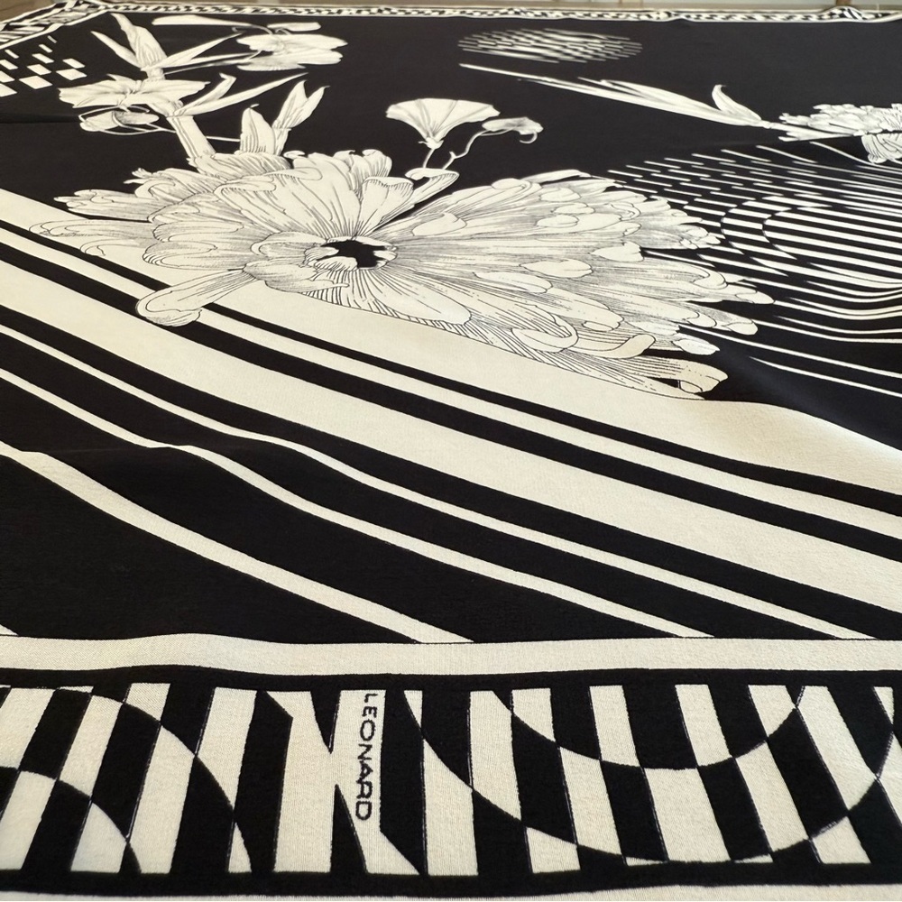 Authentic Leonard Scarf - Picture 2 of 8